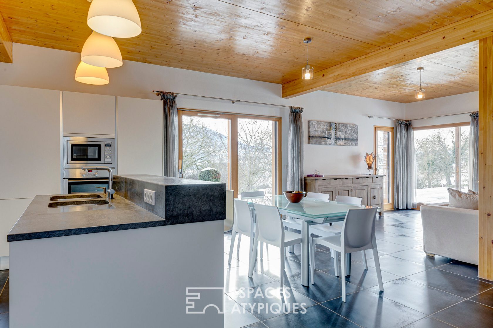 Maison d’architecte ossature bois avec piscine