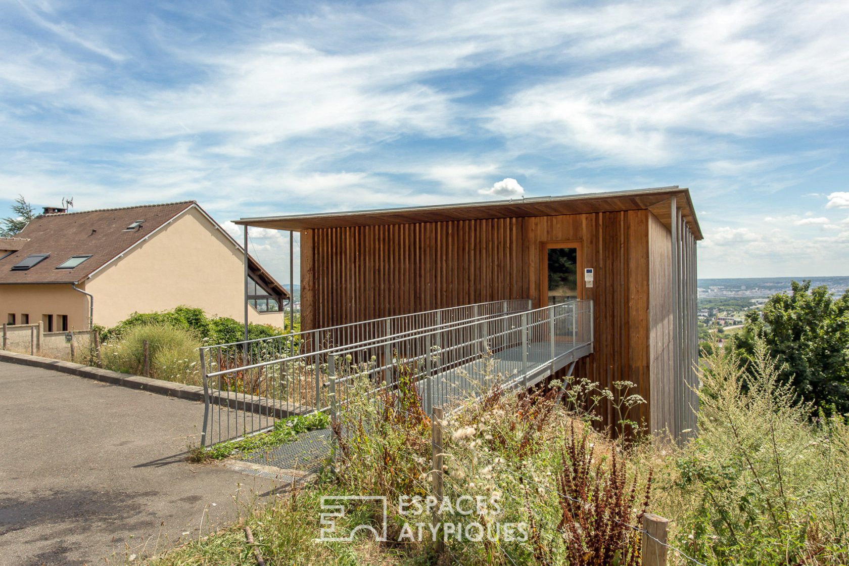 Maison cubique avec vue exceptionnelle