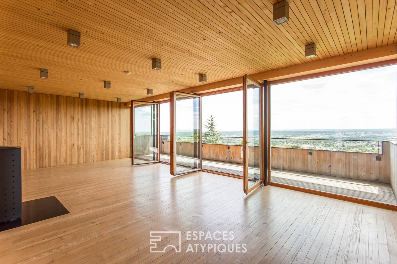 Cubic house with exceptional view