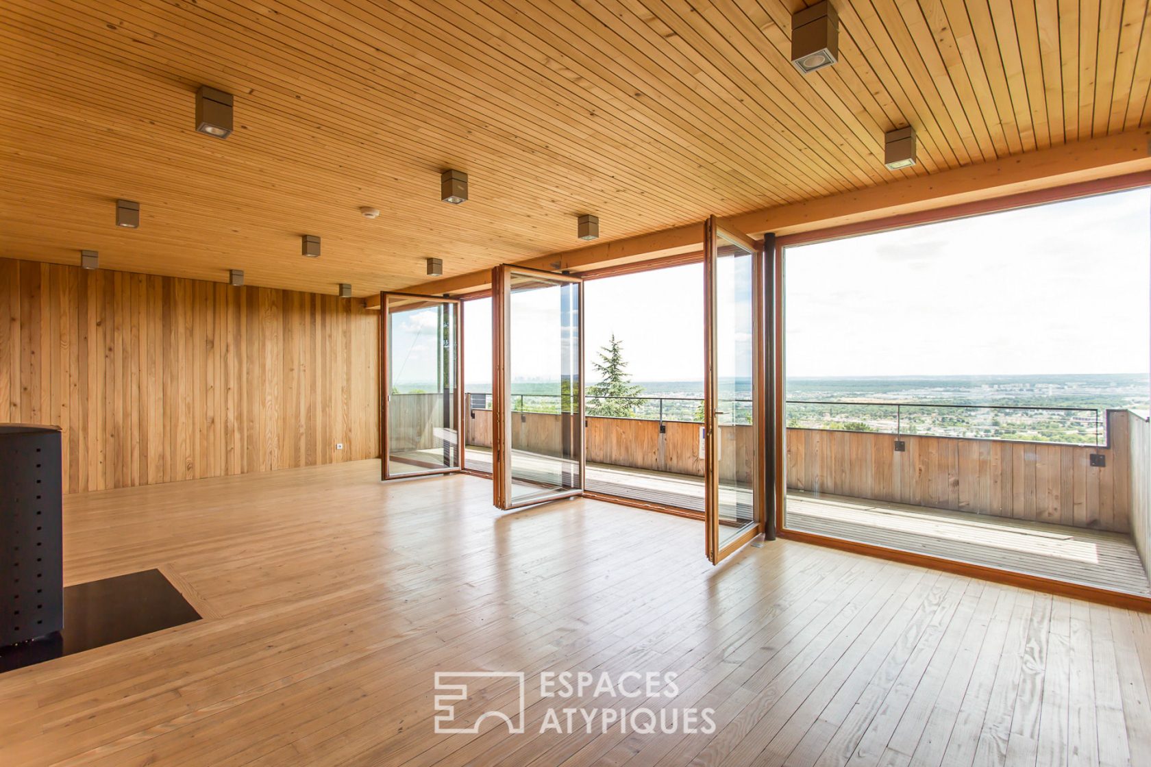 Cubic house with exceptional view