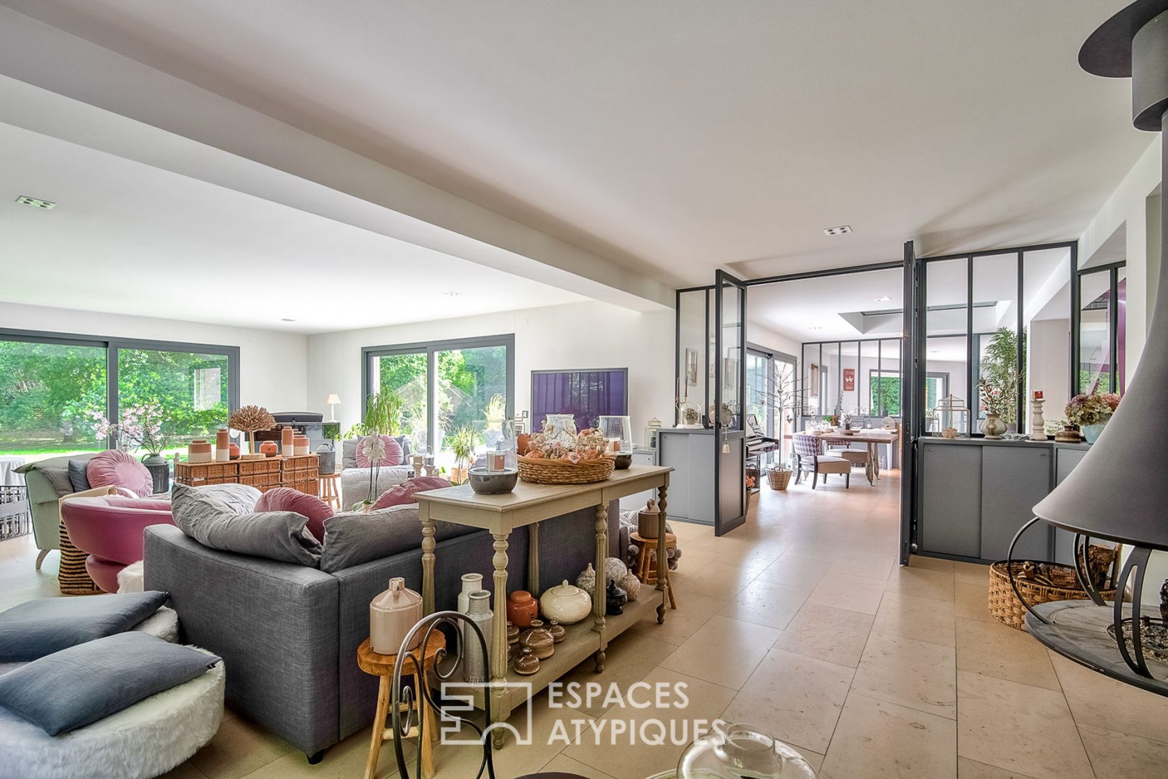 Superbe maison aux beaux volumes avec piscine intérieure