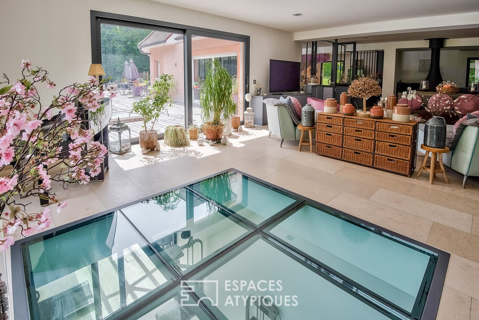 Superbe maison aux beaux volumes avec piscine intérieure