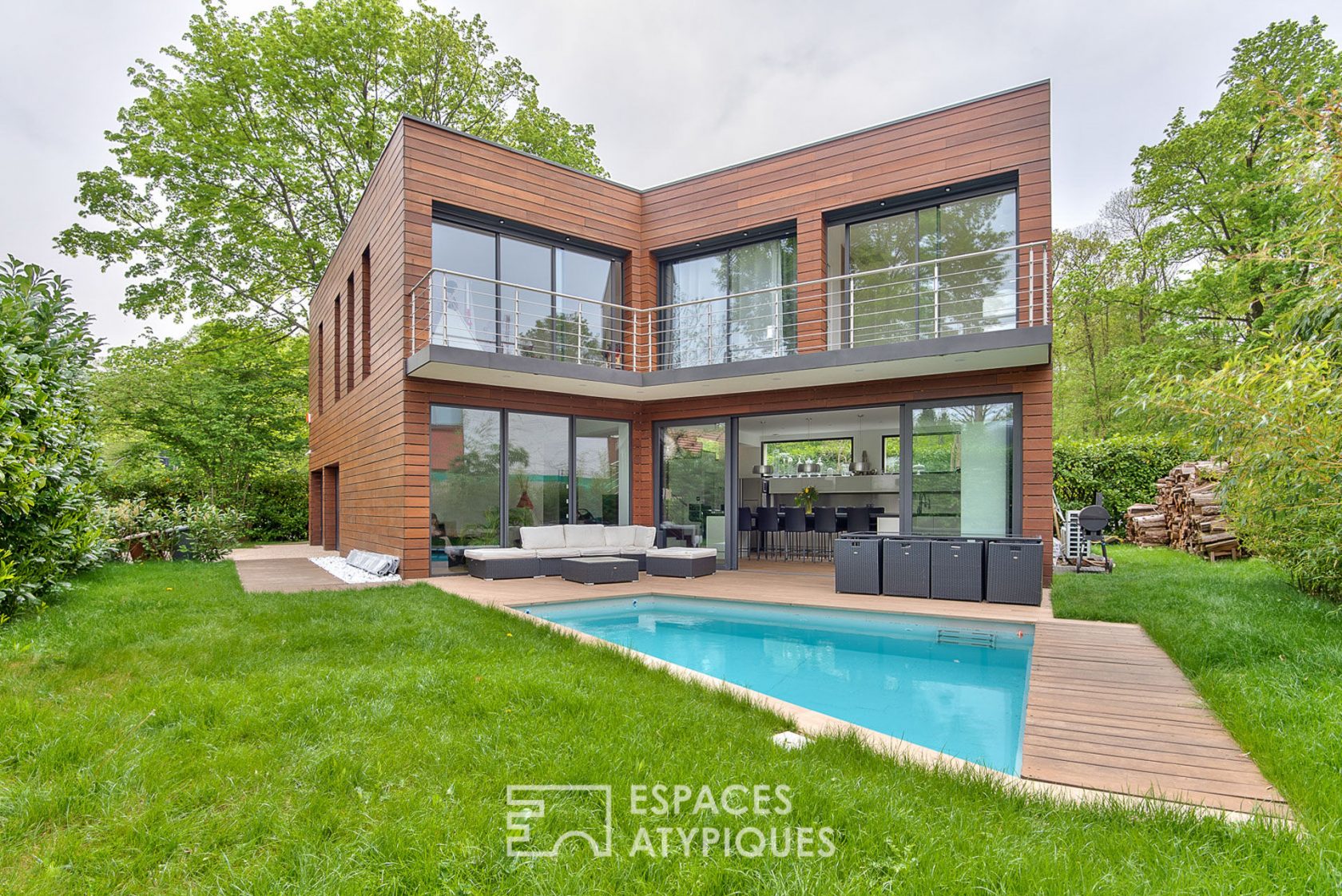 Villa contemporaine avec piscine