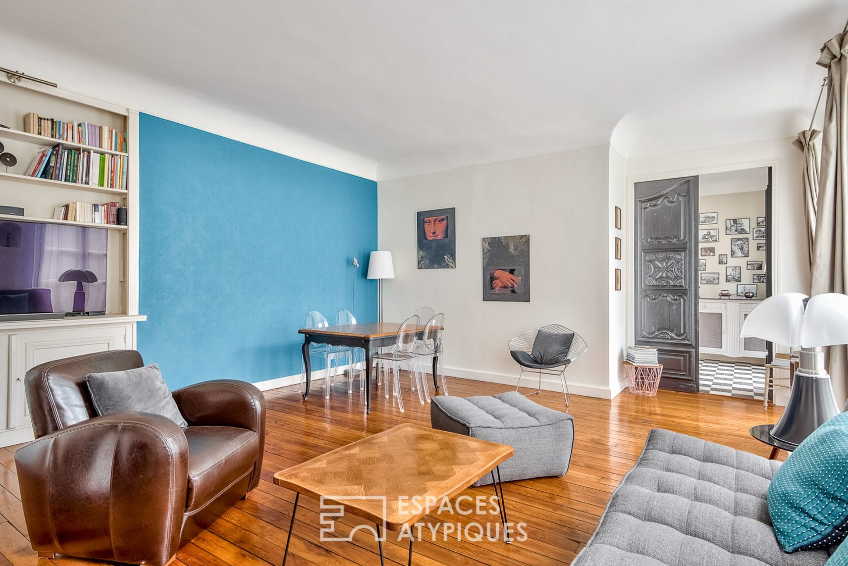 Duplex enveloppé de son écrin de verdure.