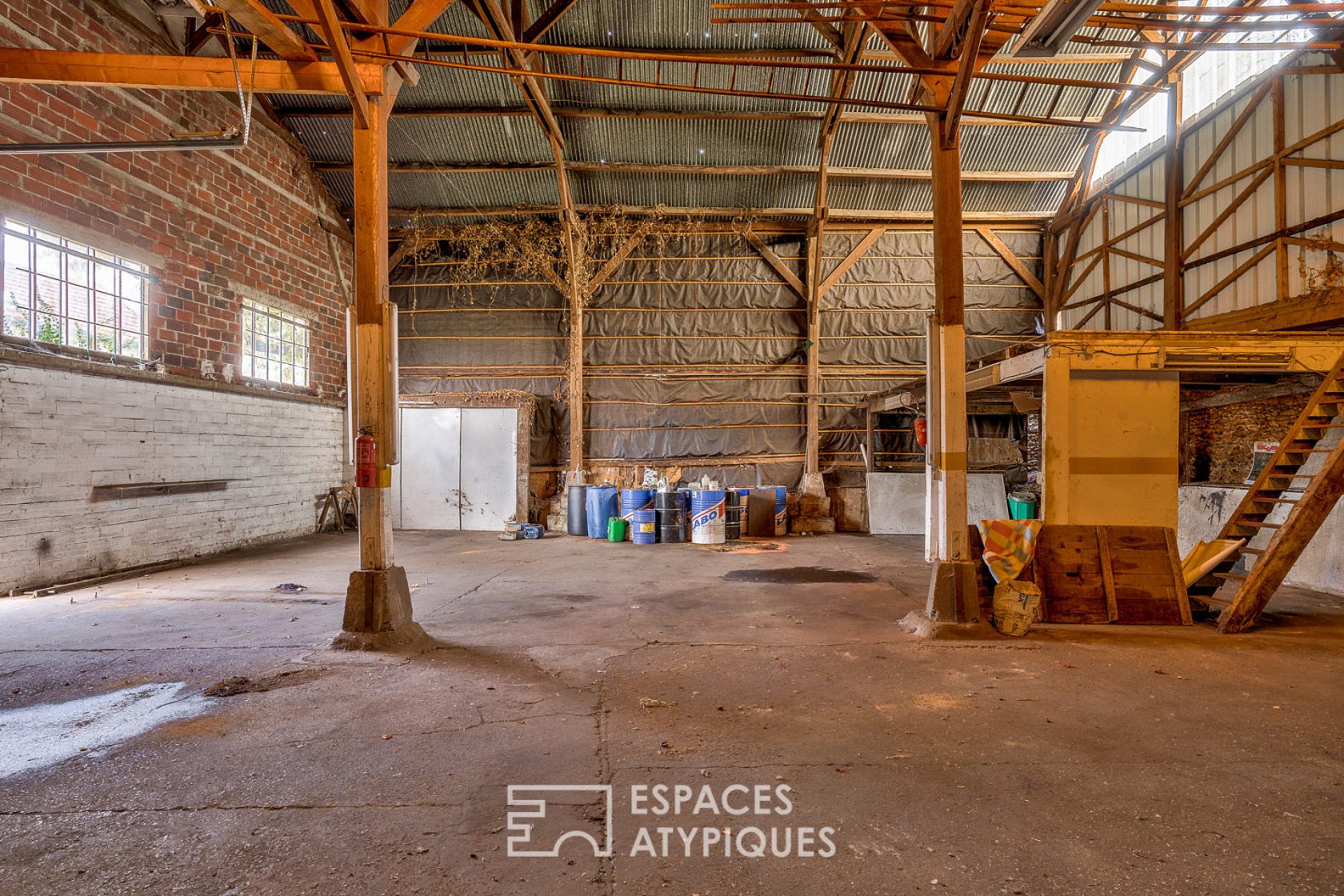 Ancien garage à réhabiliter