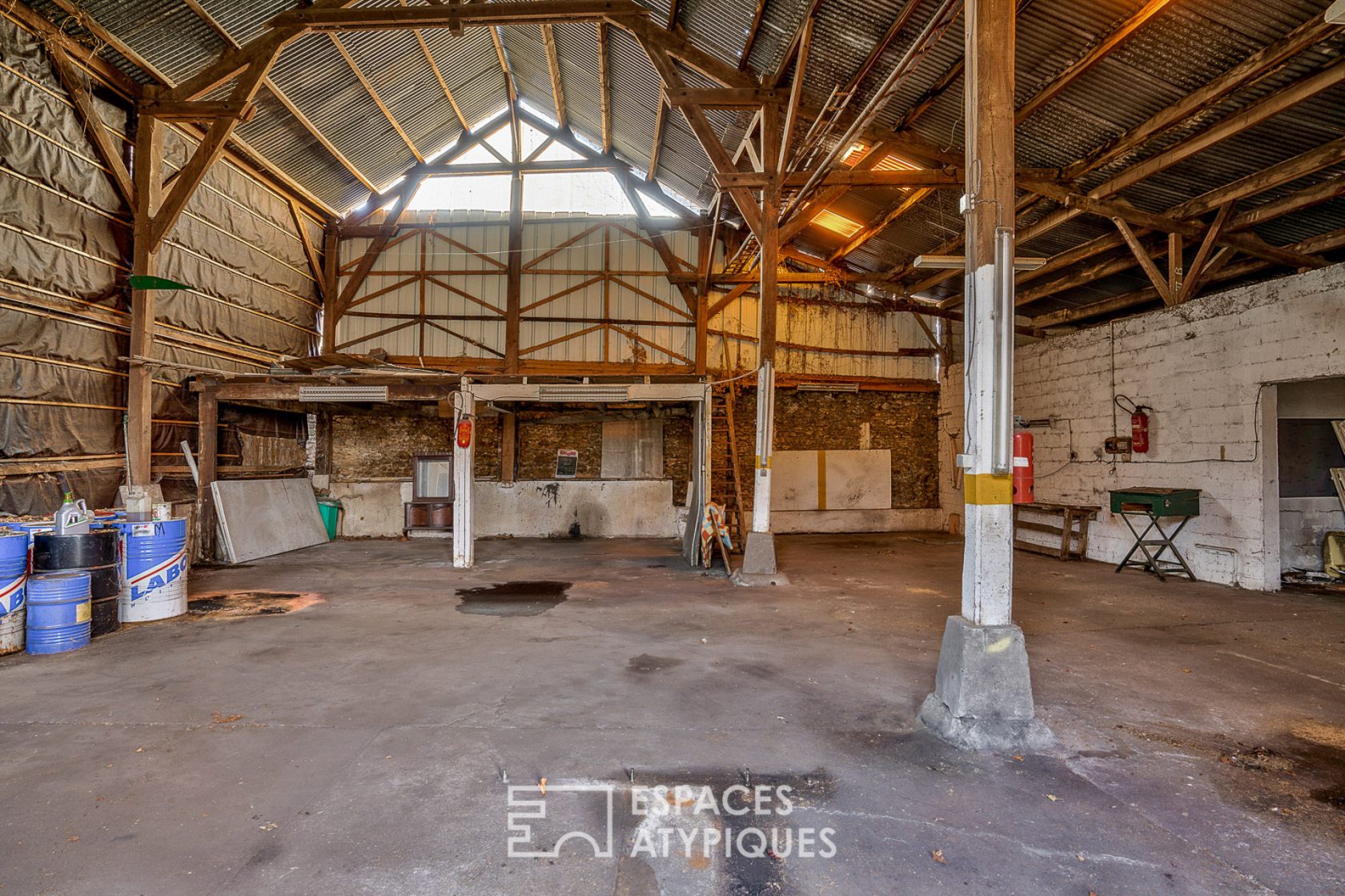 Ancien garage à réhabiliter