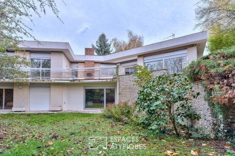 Maison d’architecte avec terrasse et jardin