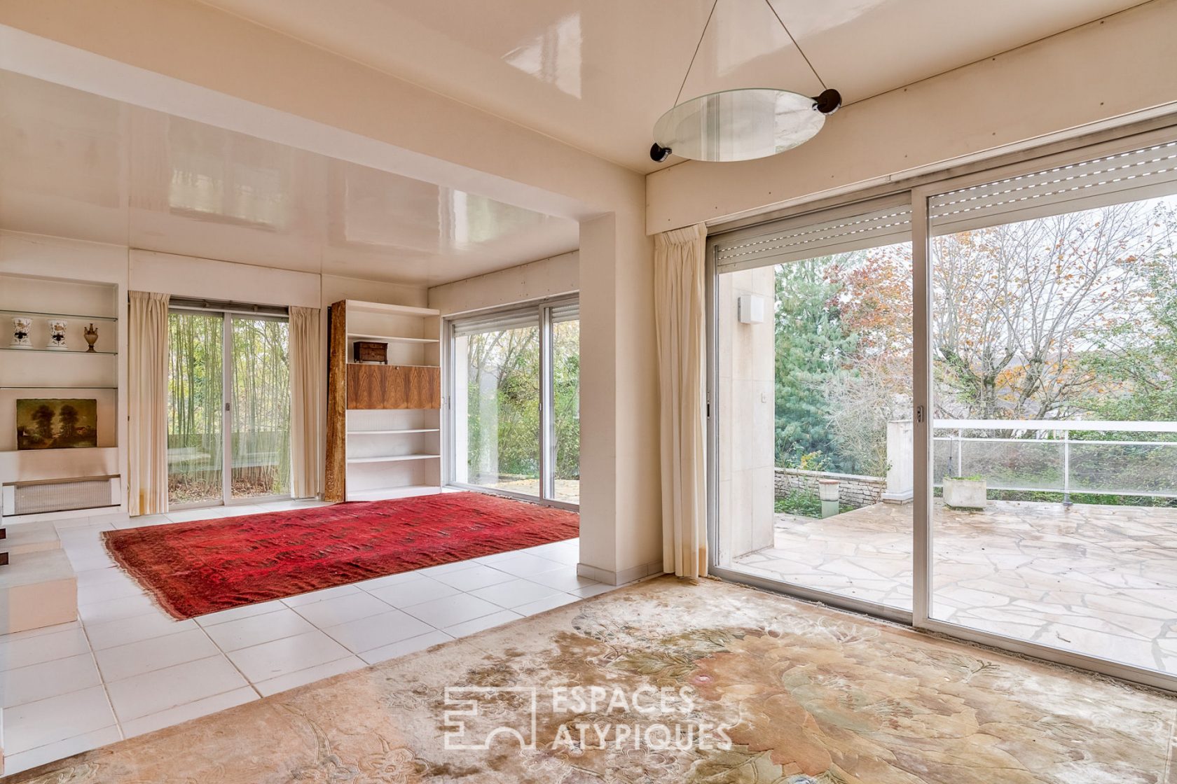 Maison d’architecte avec terrasse et jardin