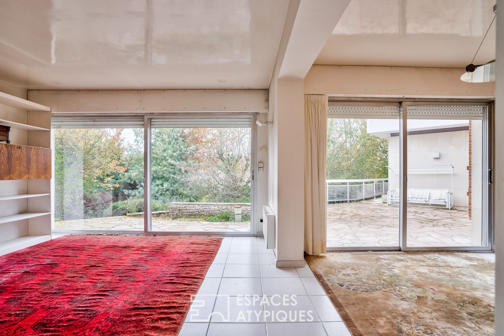 Maison d’architecte avec terrasse et jardin