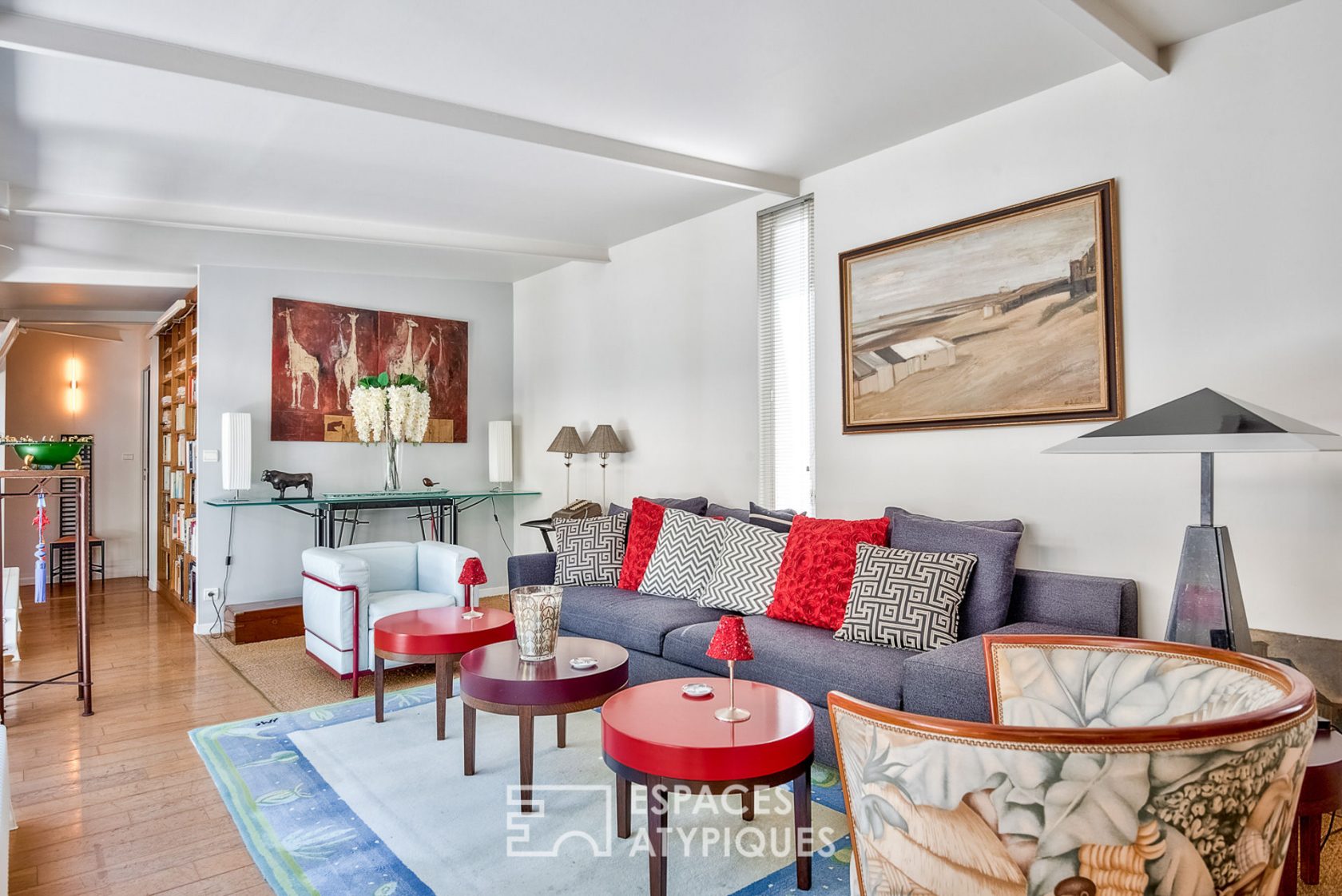 Loft moderniste lumineux avec patios intérieurs