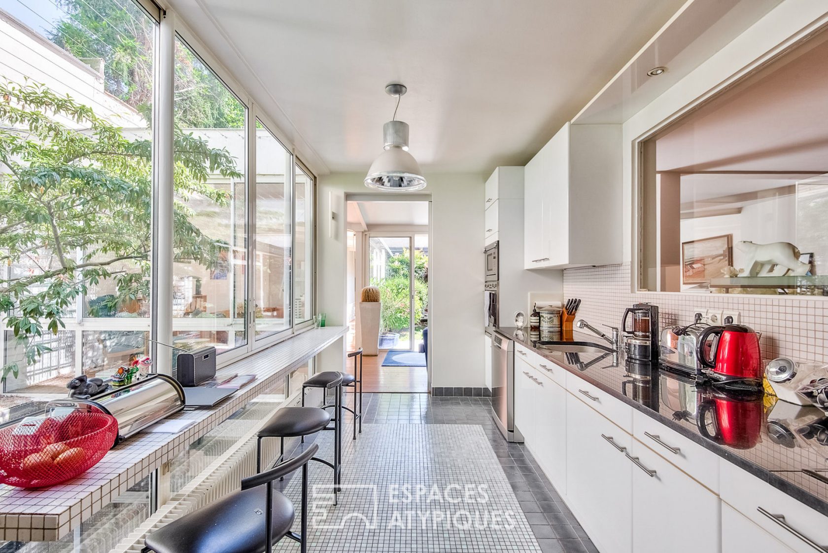 Loft moderniste lumineux avec patios intérieurs