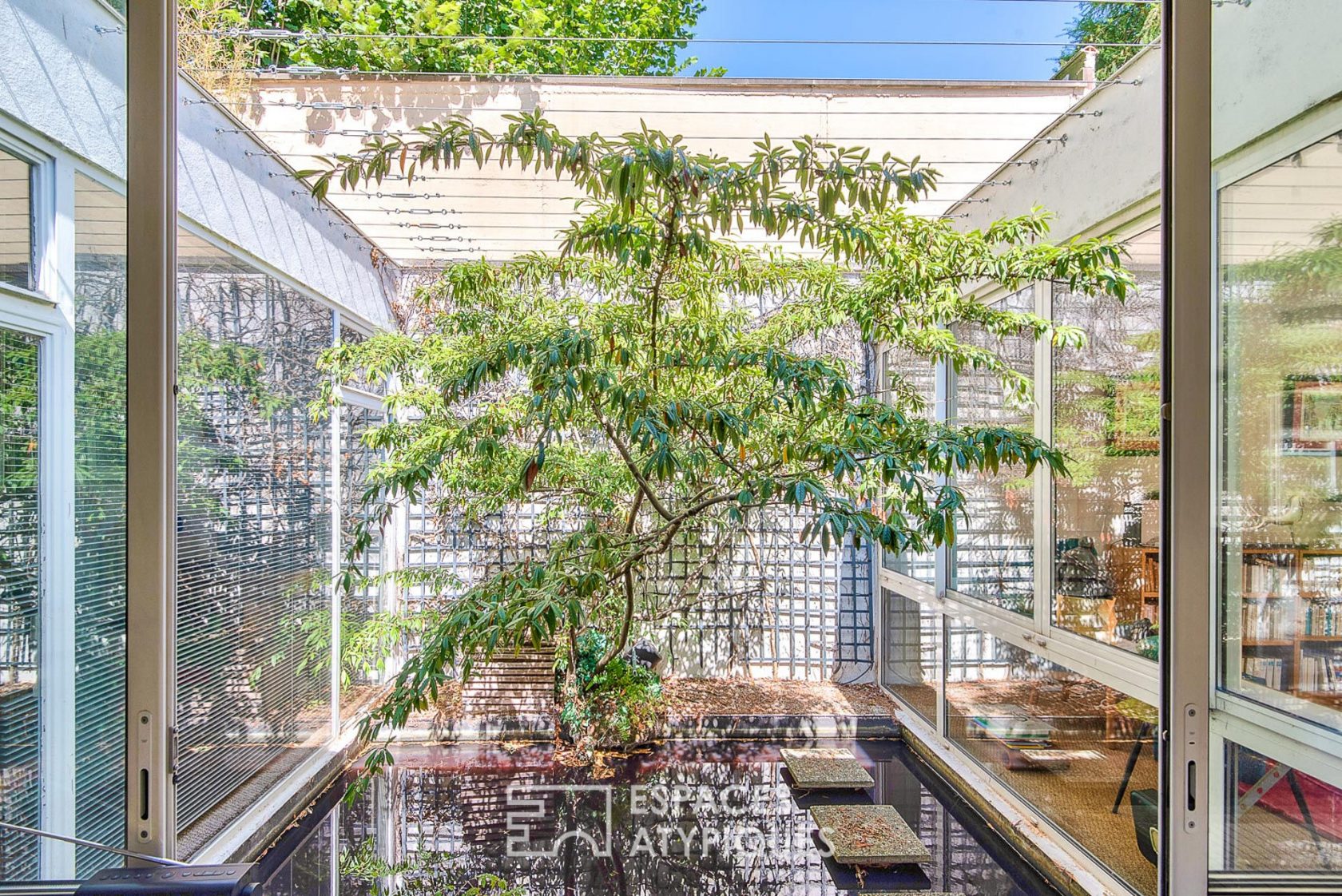 Loft moderniste lumineux avec patios intérieurs