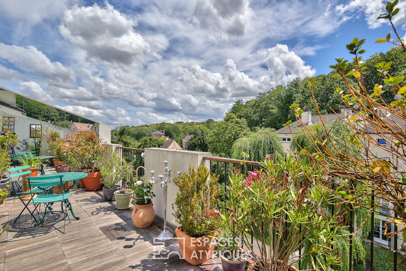 Duplex with terrace and open view