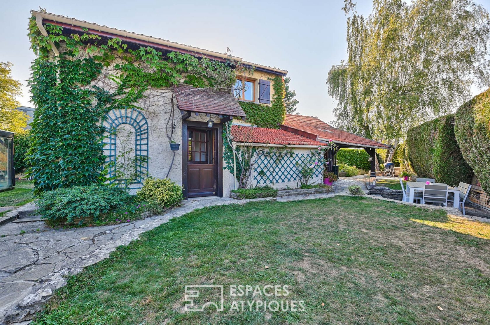 Charming house from 1930 La Boissière district