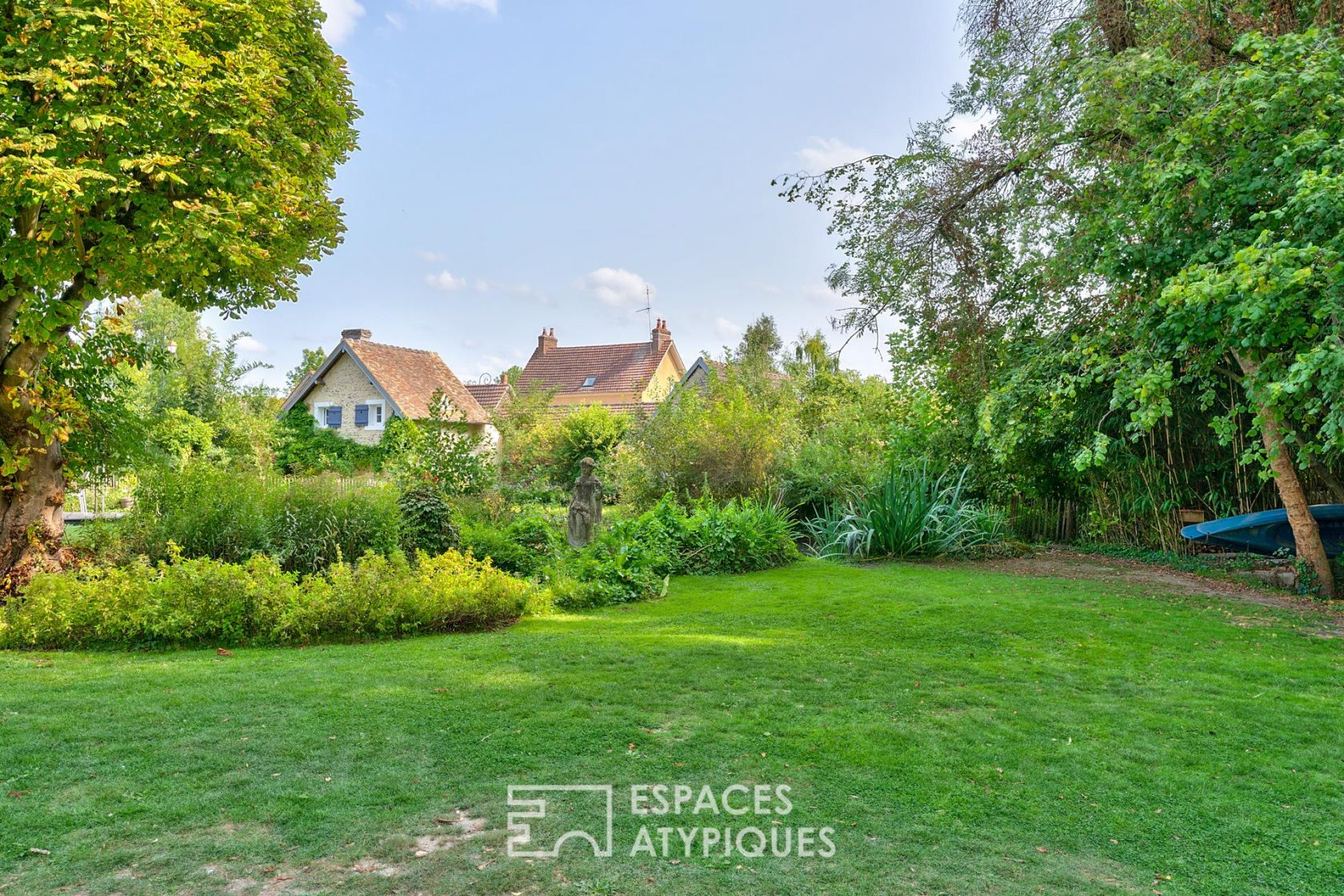 Charming 17th century residence by the river
