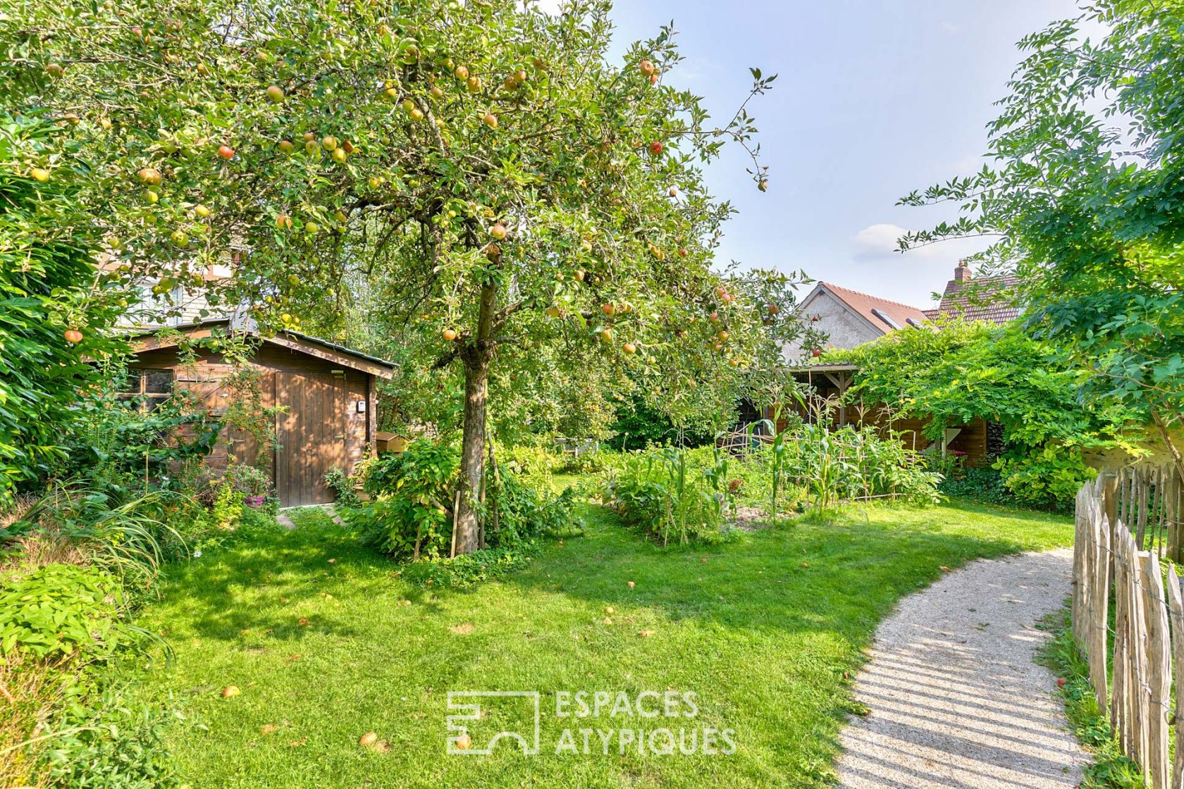 Charming 17th century residence by the river