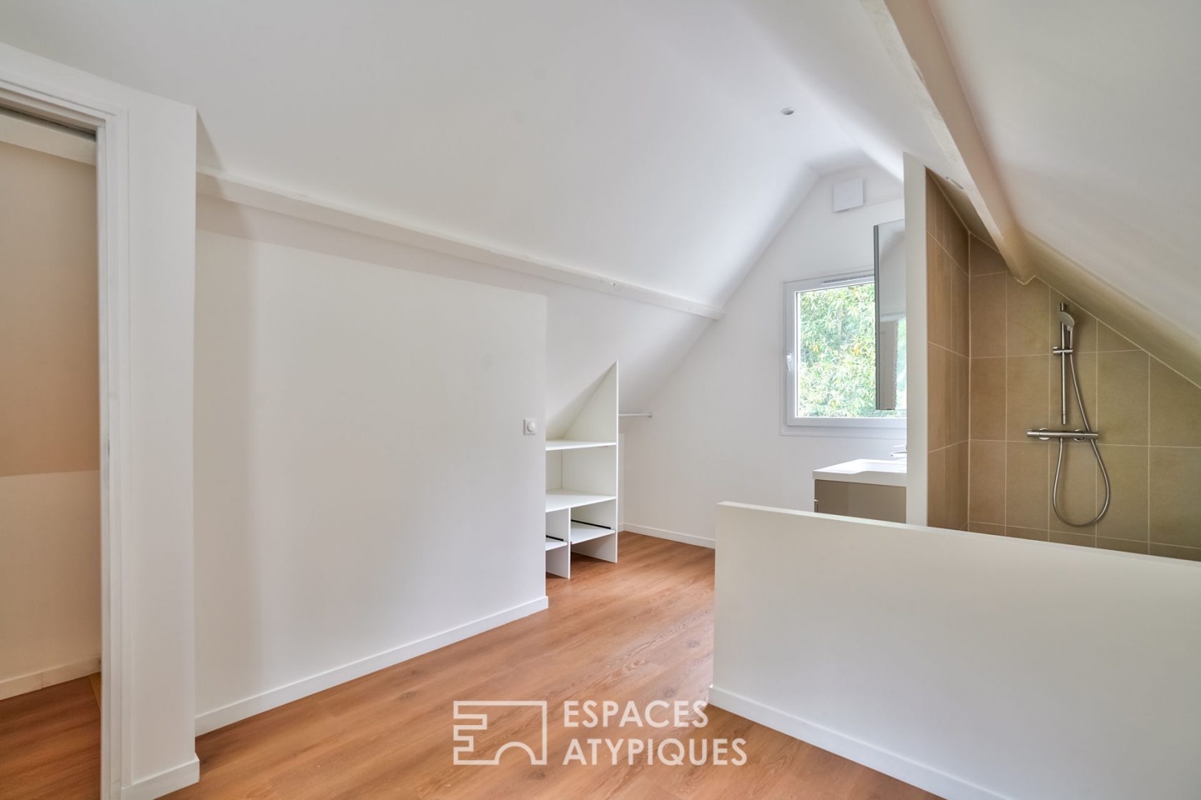 La petite maison dans la prairie et sous bois