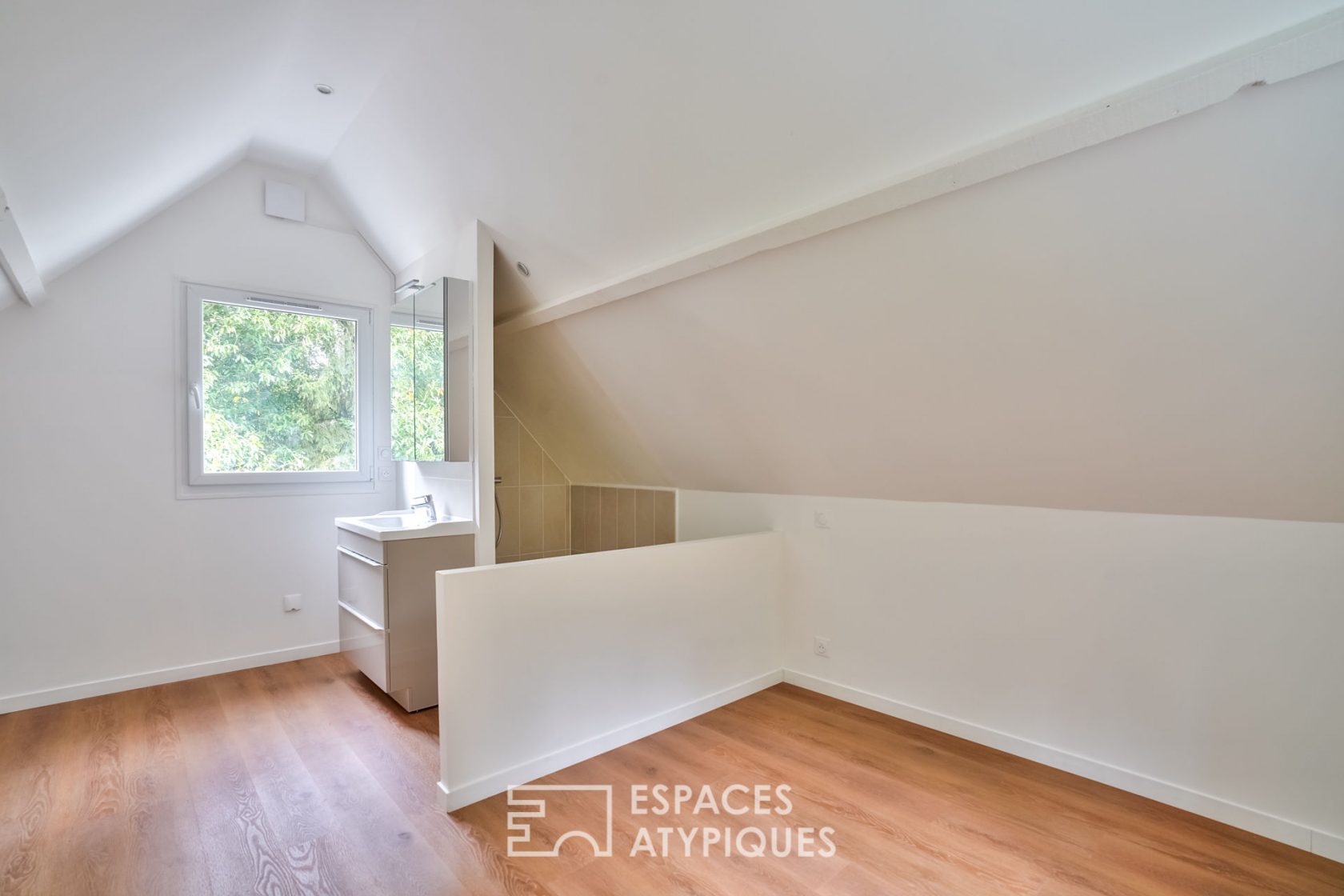 La petite maison dans la prairie et sous bois