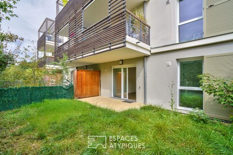 Apartment with terrace and garden