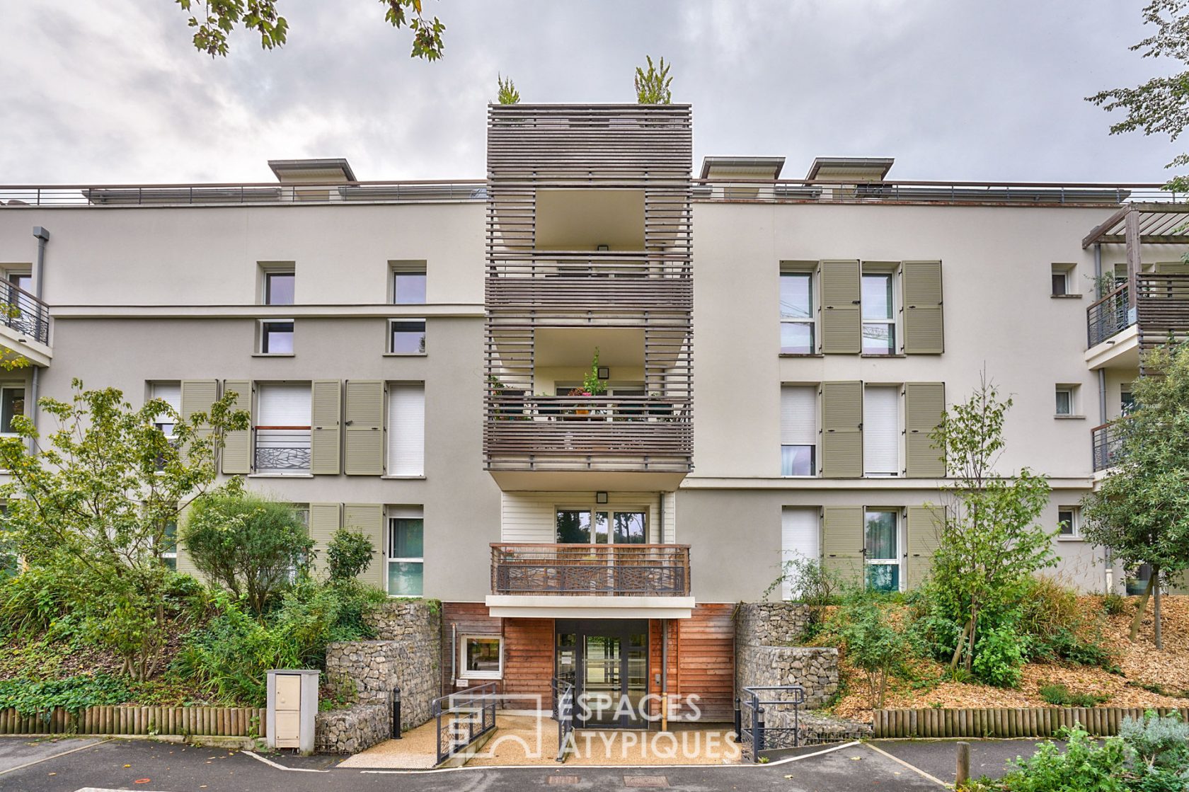 Apartment with terrace and garden