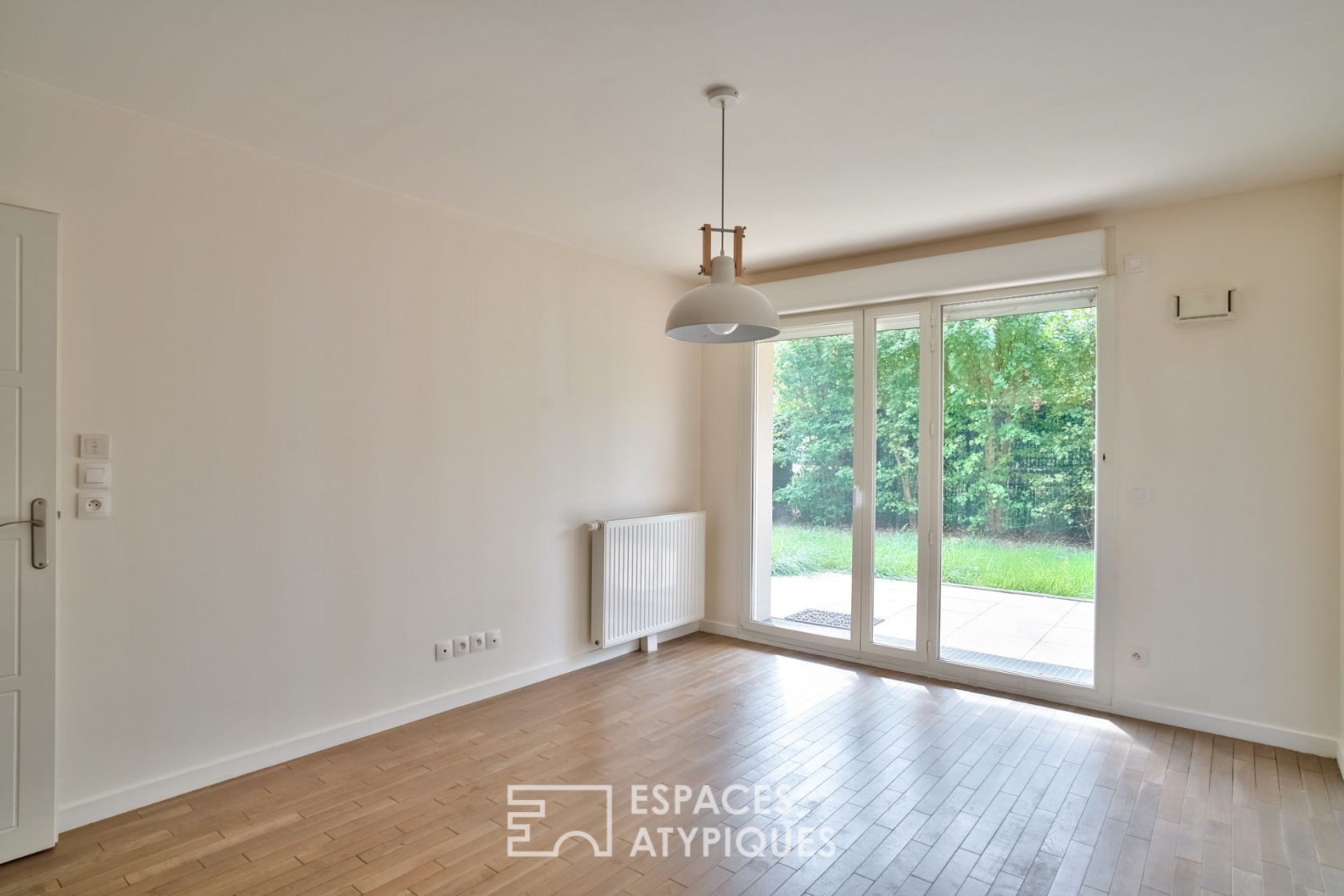 Apartment with terrace and garden