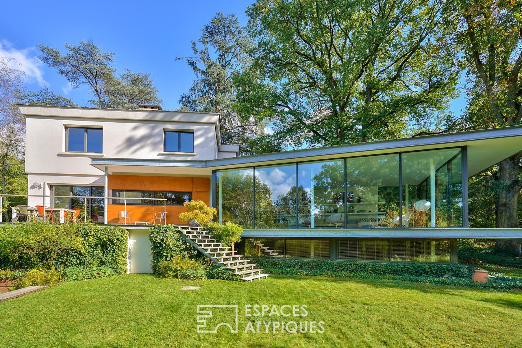 Aerial design house in an idyllic green setting