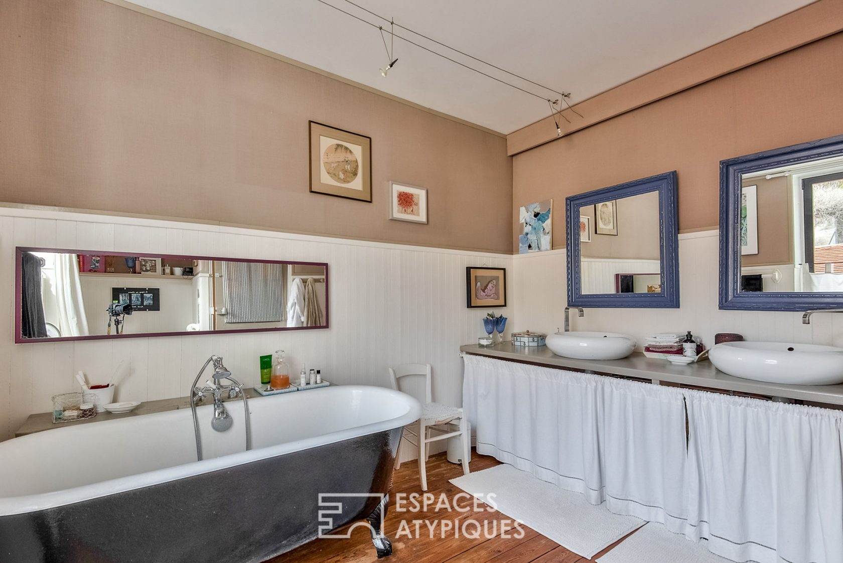 Old farmhouse renovated cozy chic spirit