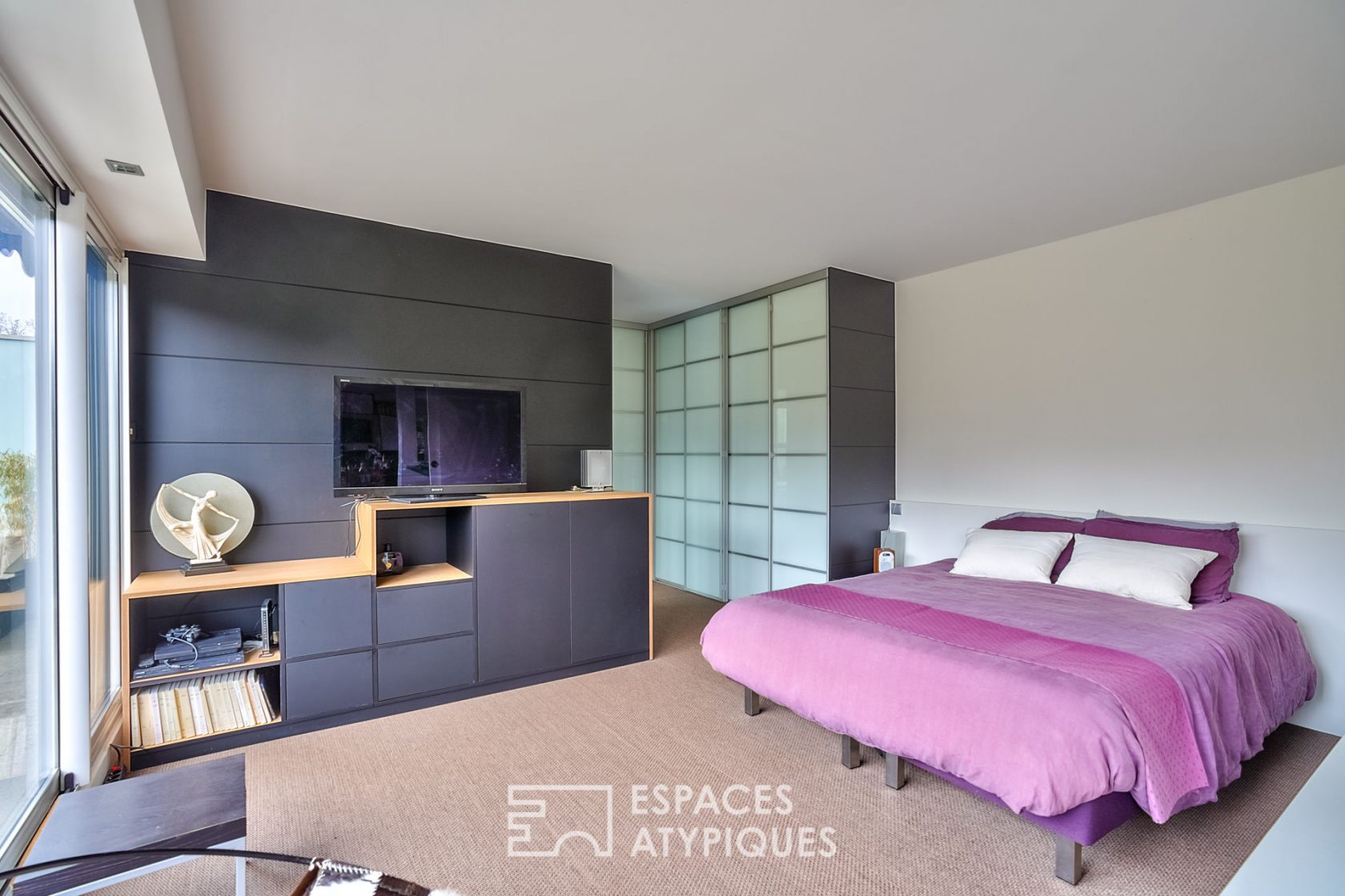 Contemporary in the heart of the Park