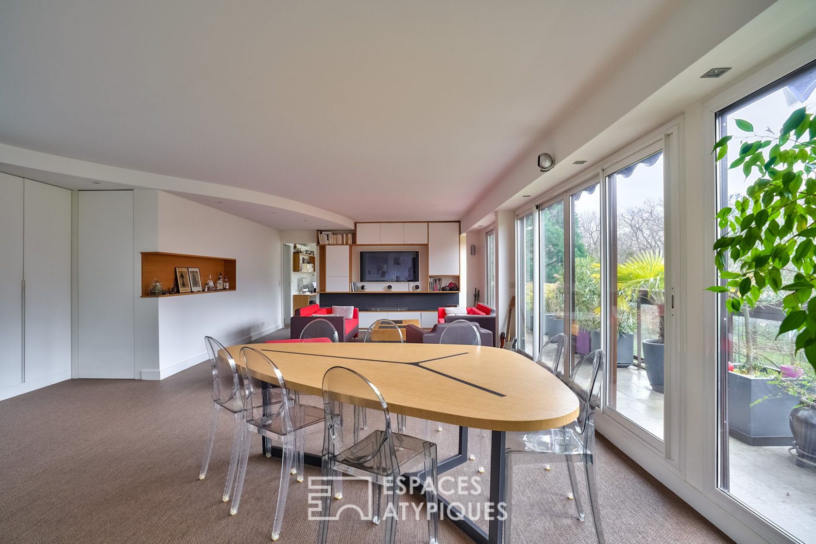 Contemporary in the heart of the Park
