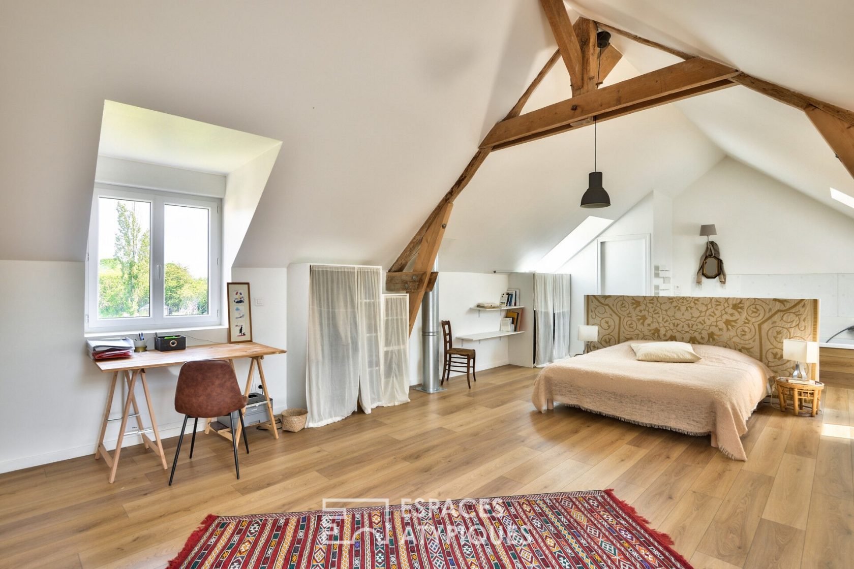 Old barn rehabilitated in the heart of the Rambouillet forest