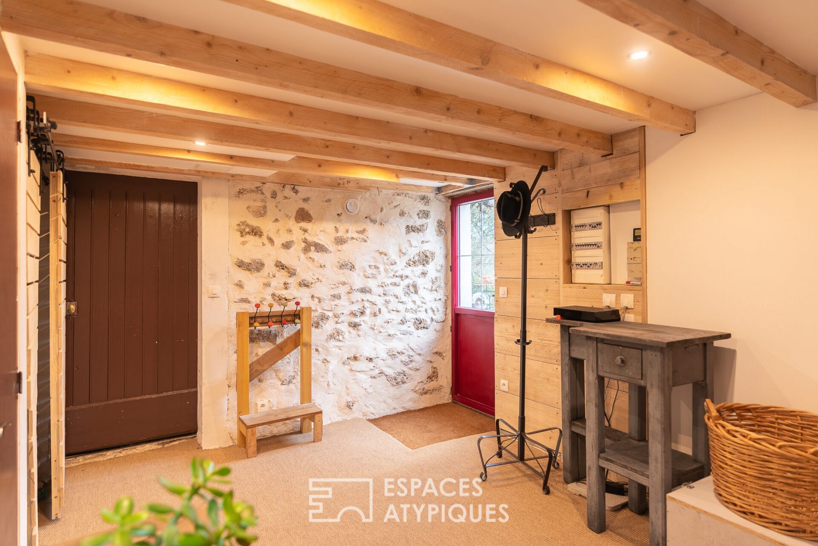 Charming renovated Meulière near the castle and center of Dampierre