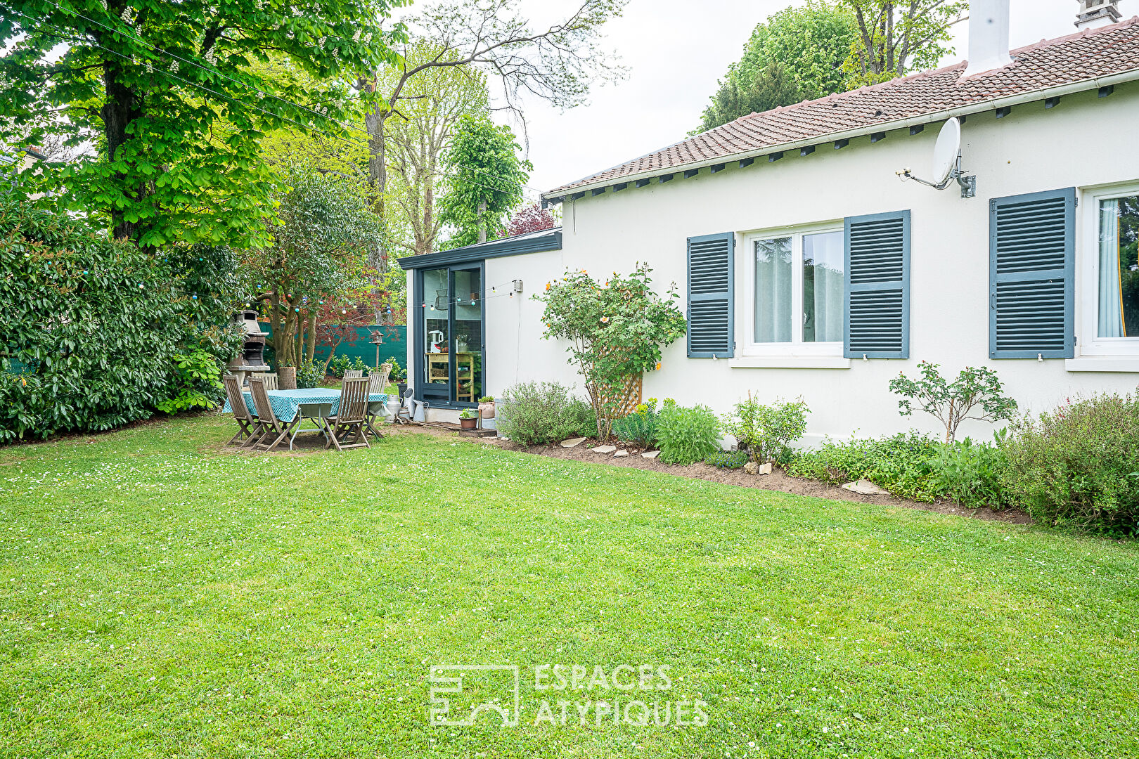 Family home with warm elegance in the heart of the city
