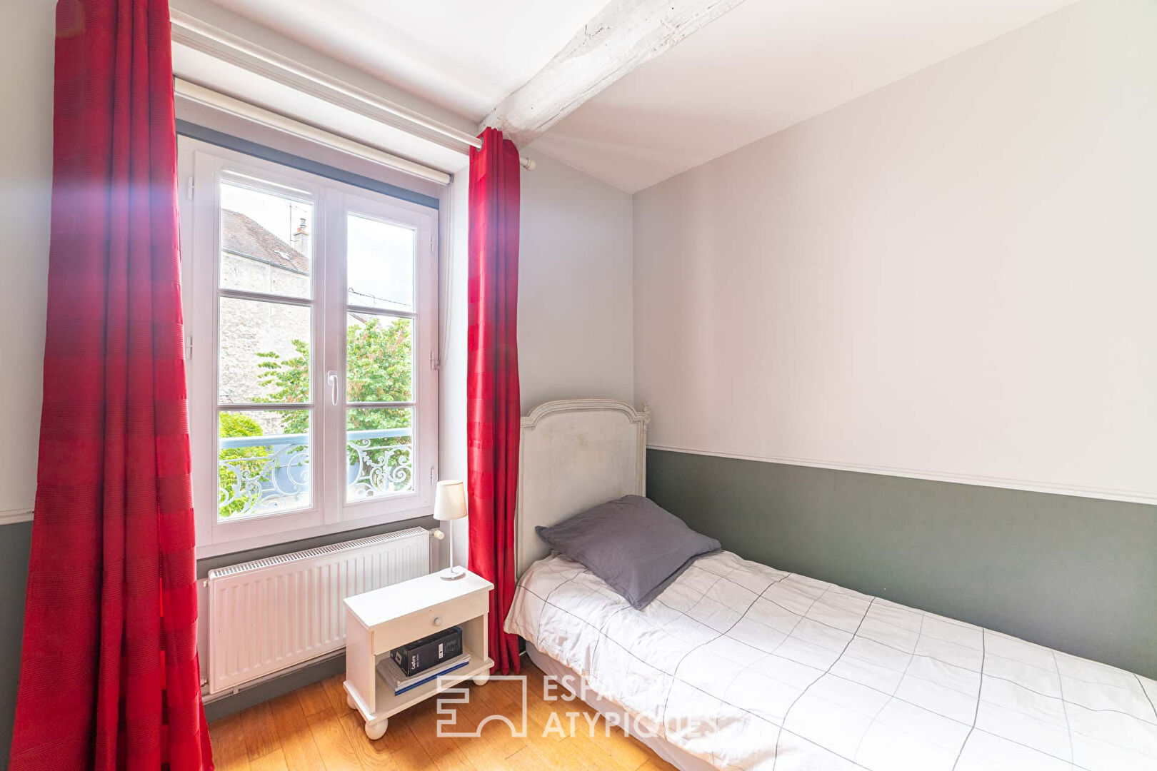 Family house with garden in the heart of the historic center of Verneuil sur Seine