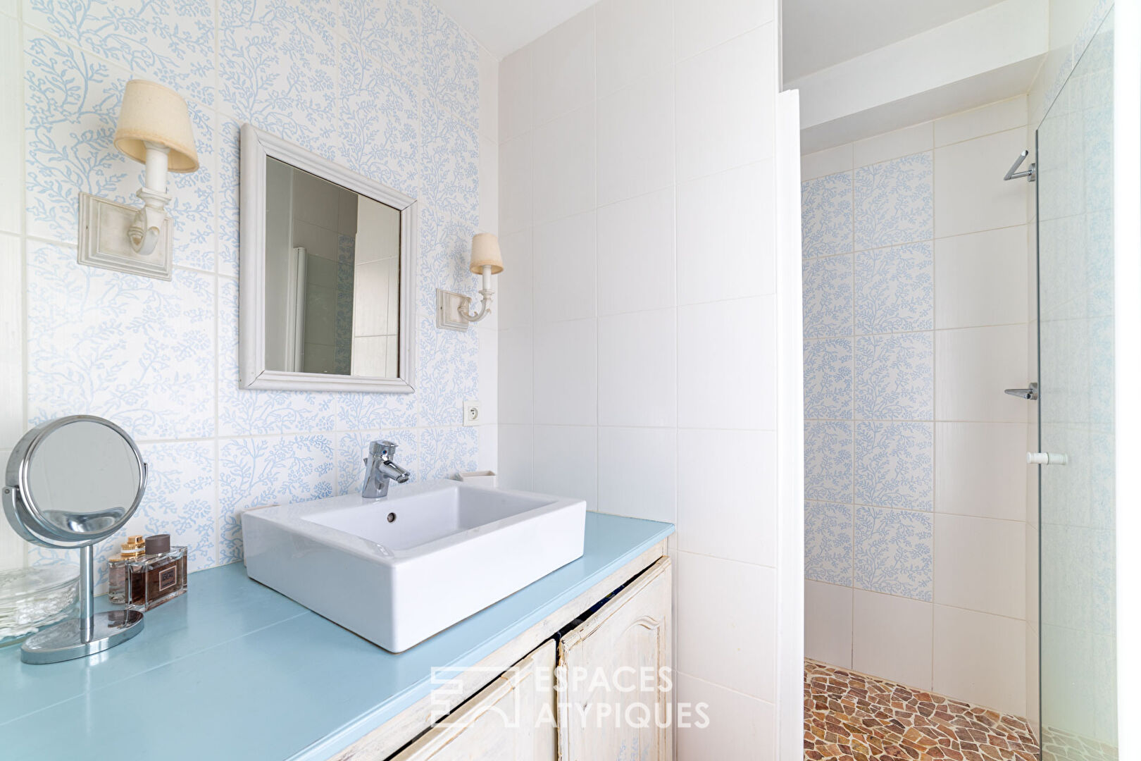 Family house with garden in the heart of the historic center of Verneuil sur Seine