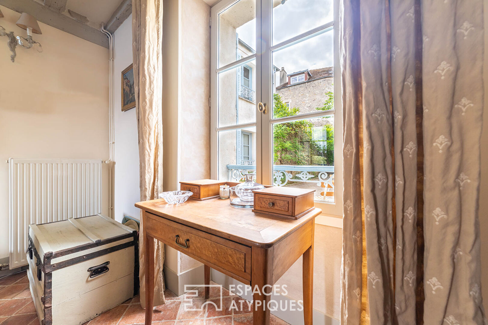 Family house with garden in the heart of the historic center of Verneuil sur Seine
