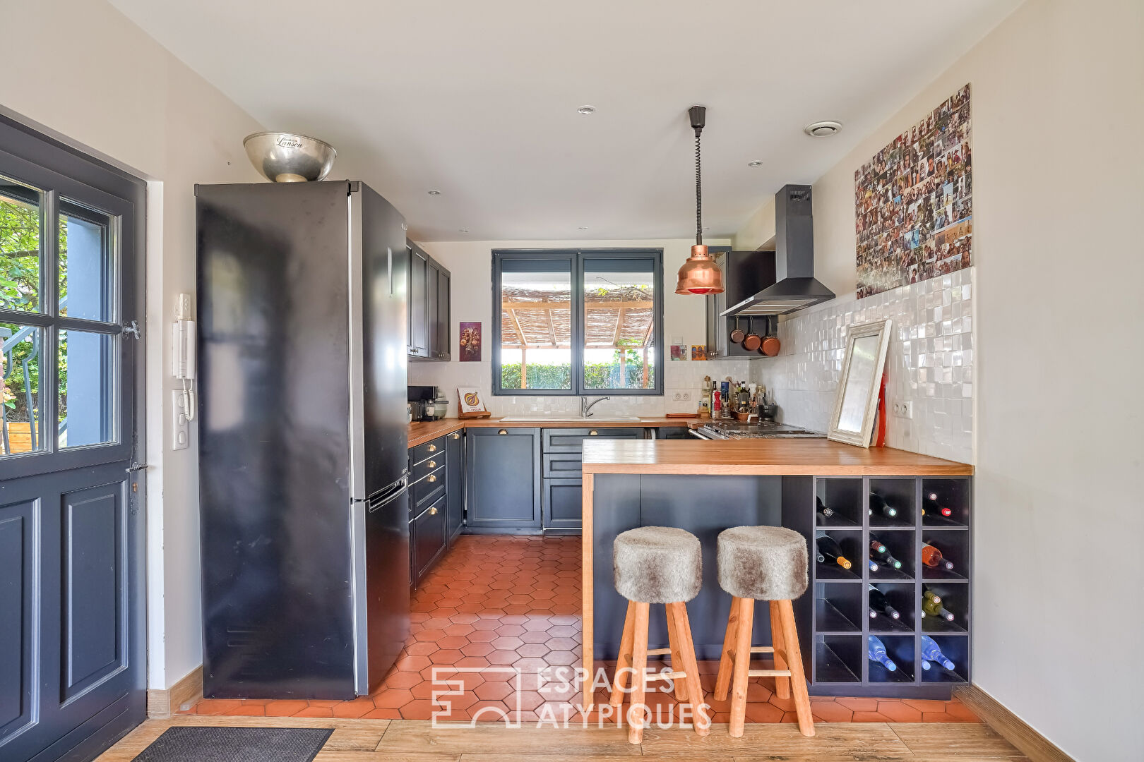House with a cozy chic atmosphere and its intimate garden.