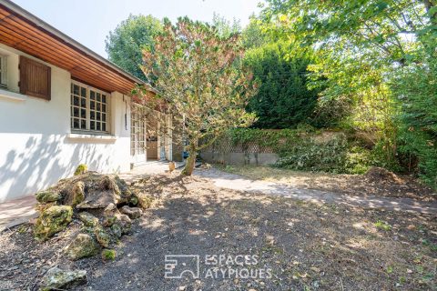 Etonnante maison cachée avec jardin au coeur de Saint-Germain