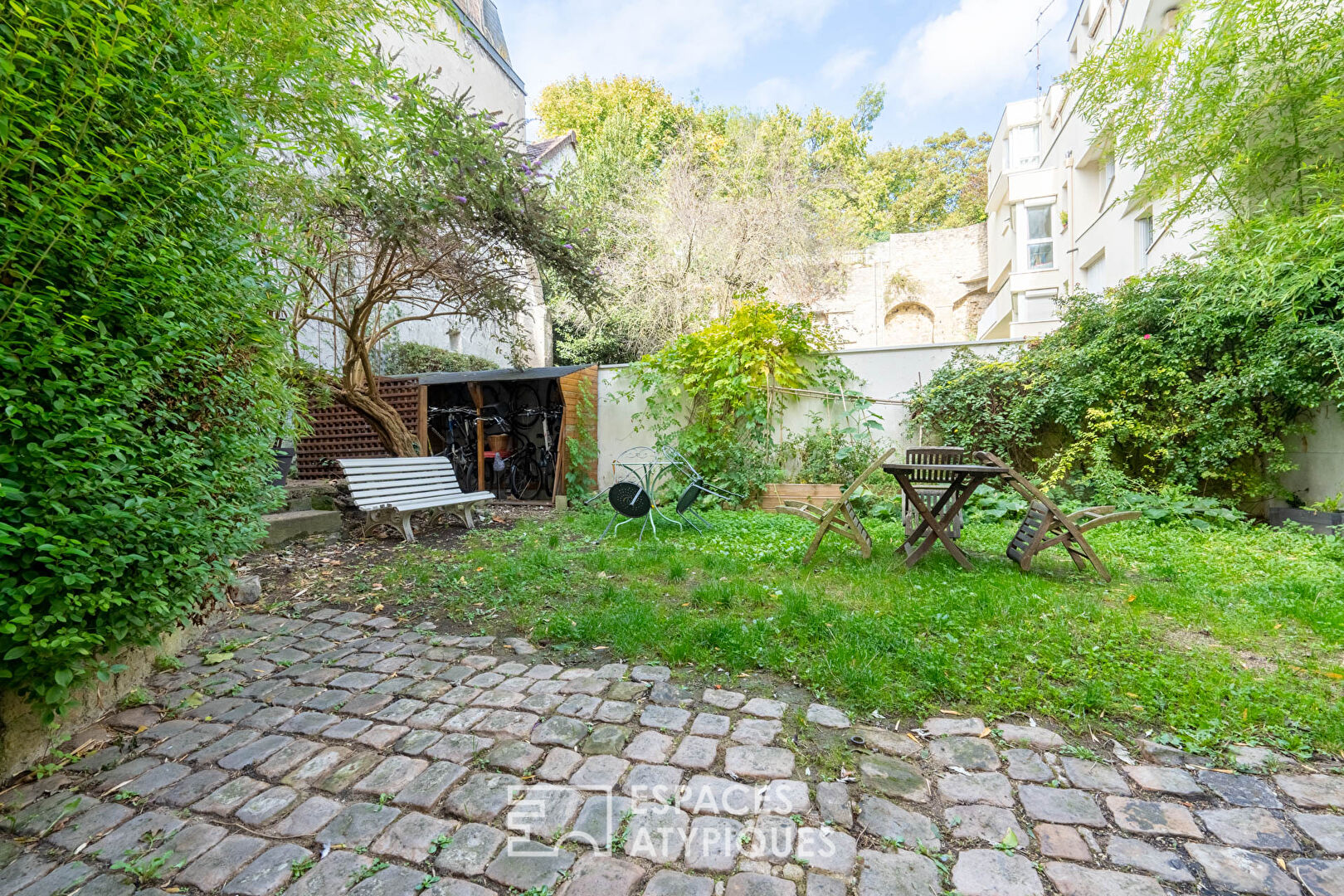 Character apartment with Seine view and shared garden