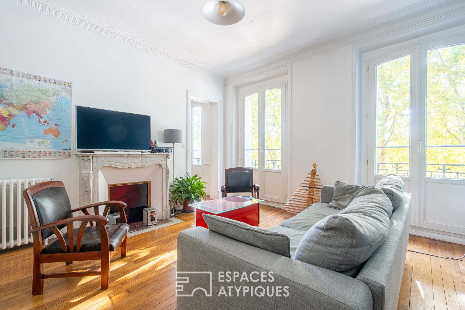 Character apartment with Seine view and shared garden