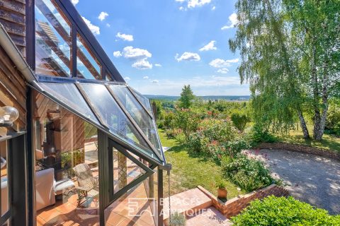 Timber frame house with panoramic view
