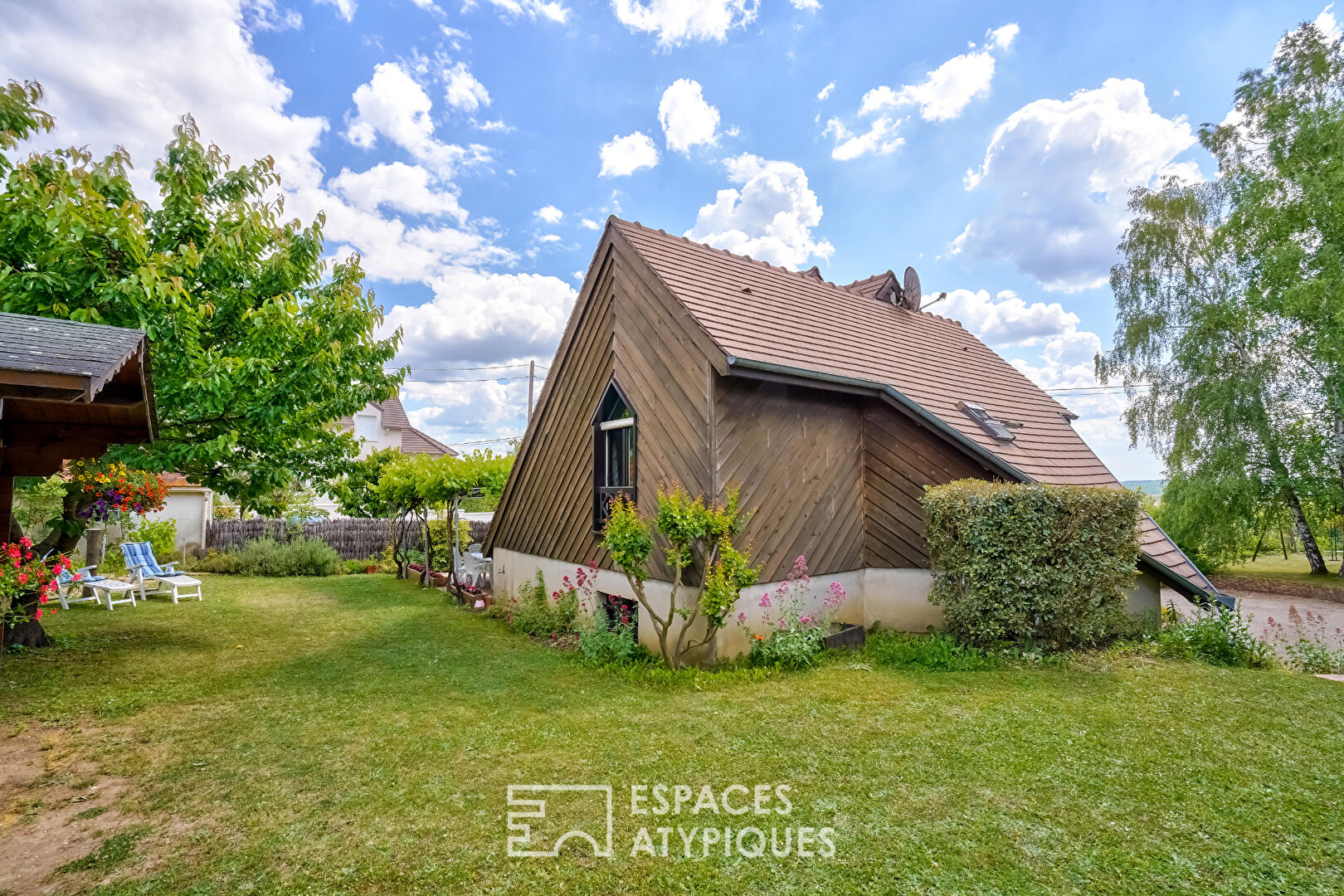 Timber frame house with panoramic view