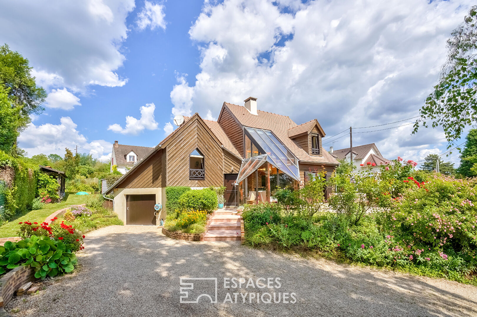 Timber frame house with panoramic view