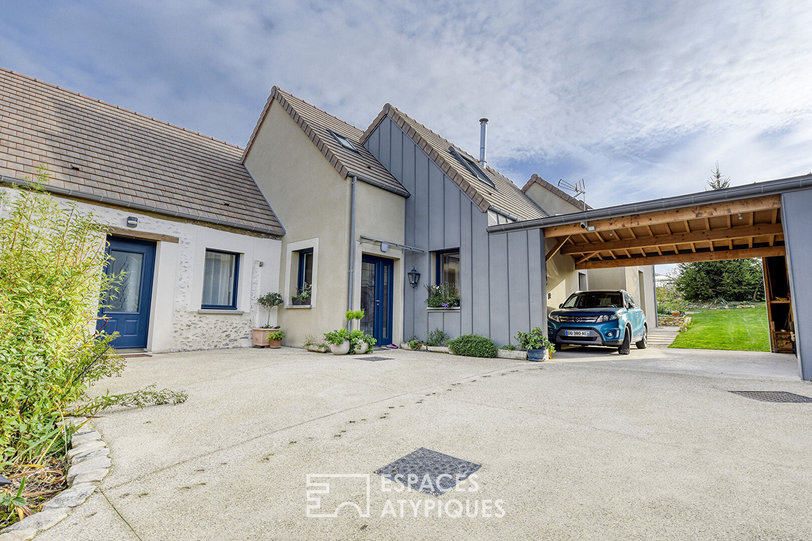 Very nice BBC renovation in a bucolic garden.