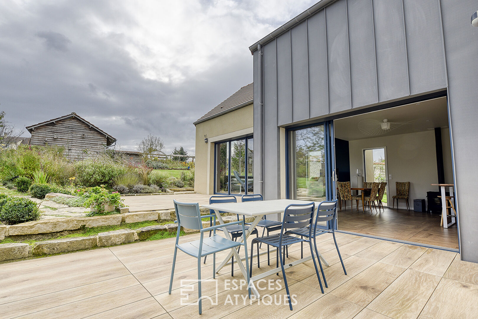 Very nice BBC renovation in a bucolic garden.