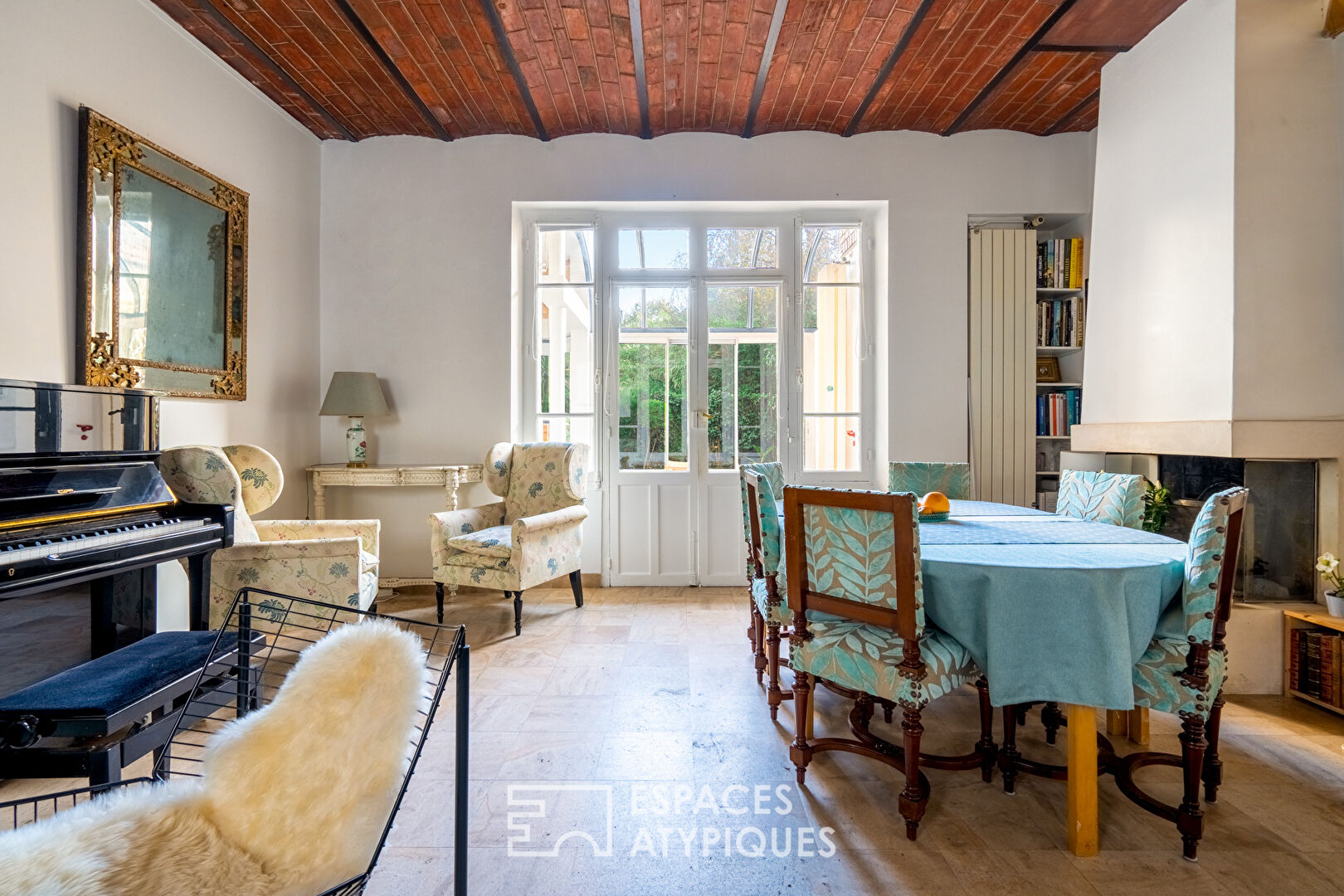 House with terrace and garden plateau of Saint Germain