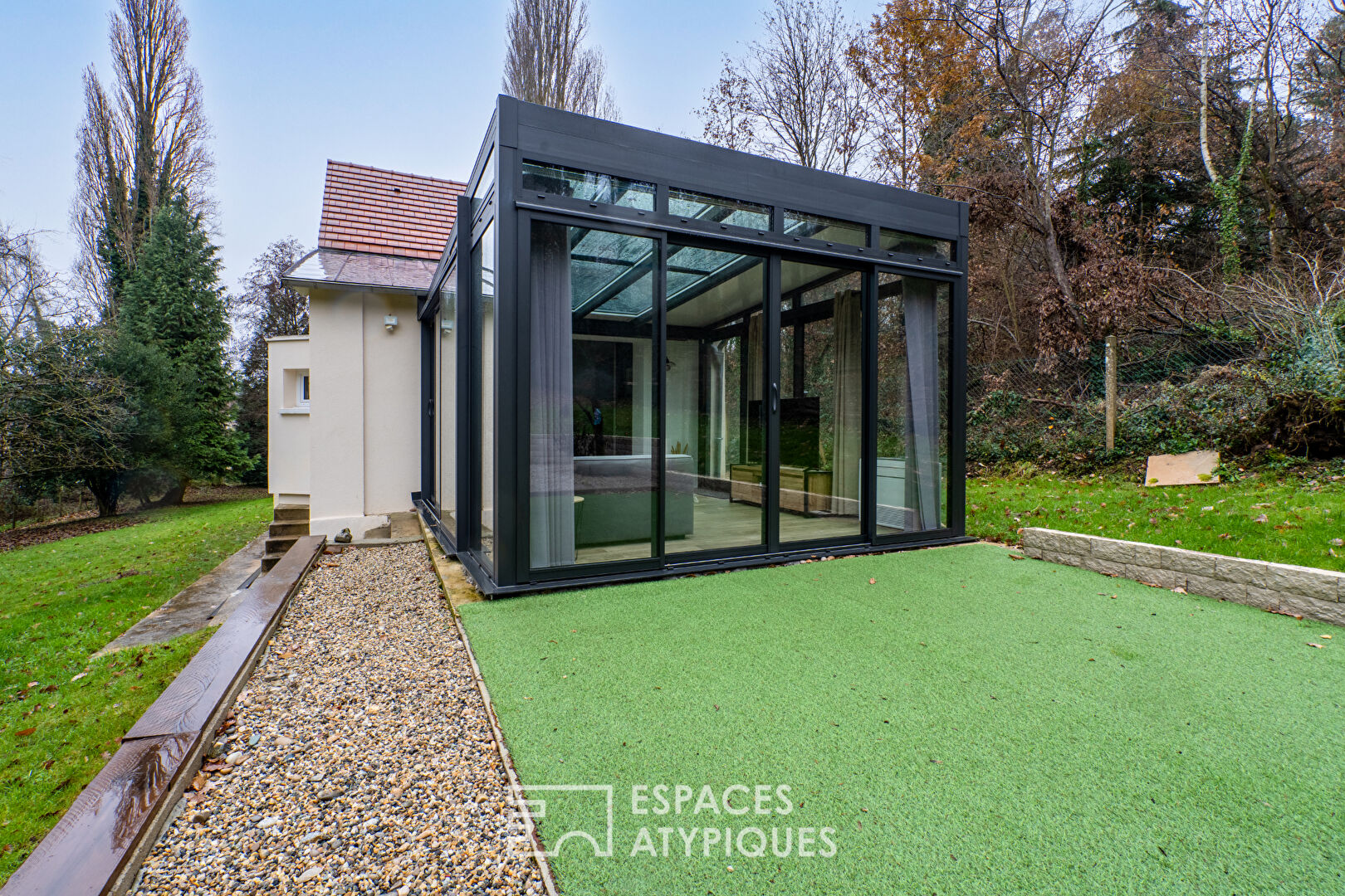 La petite maison dans la prairie et sous bois