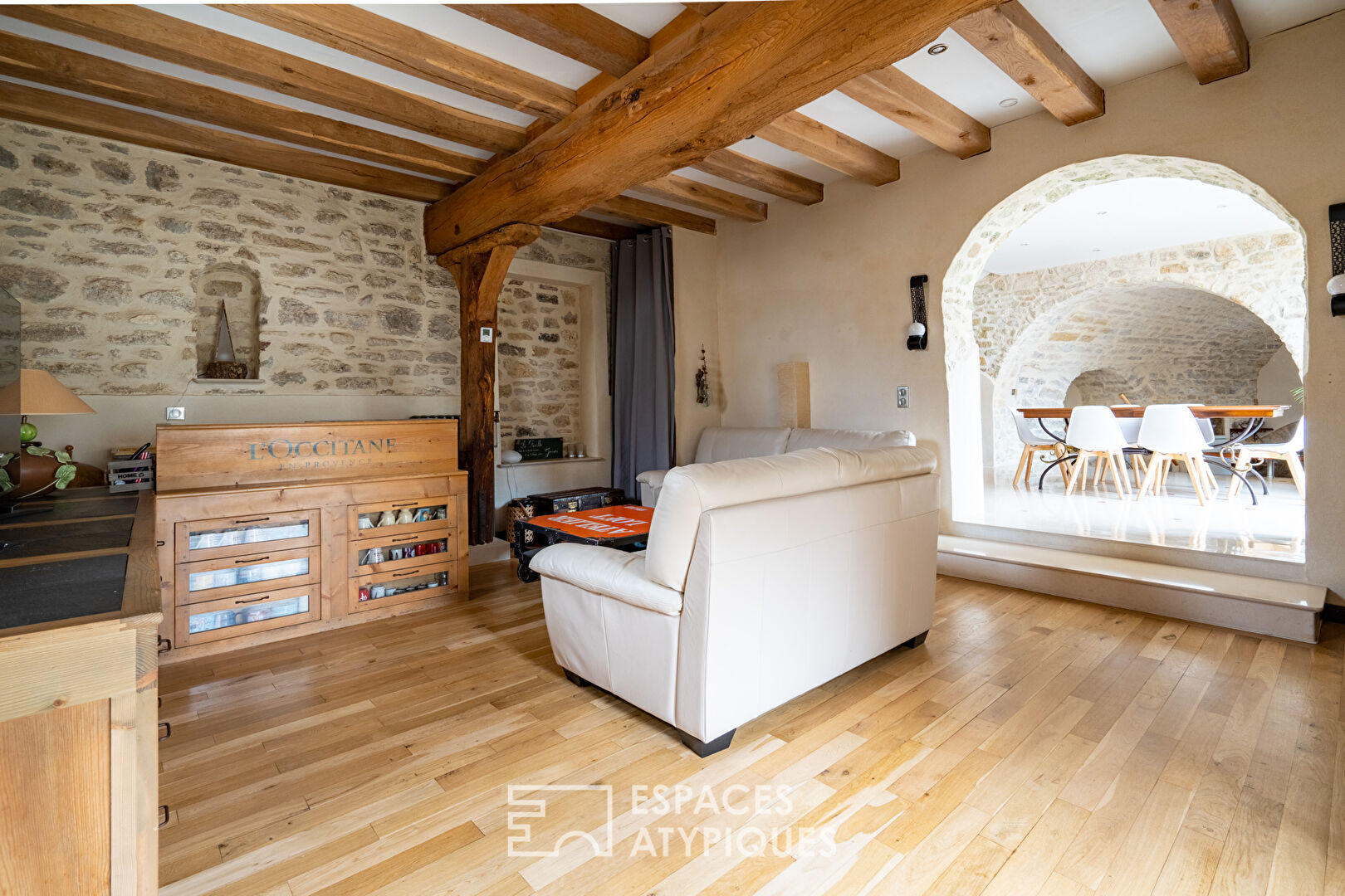 Maison avec jardin et terrasse suspendue au coeur du village de Beynes