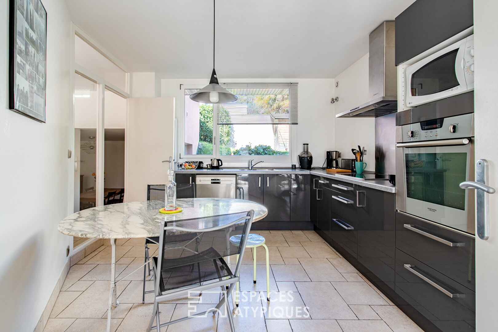 Maison d’architecte avec terrasse et jardin