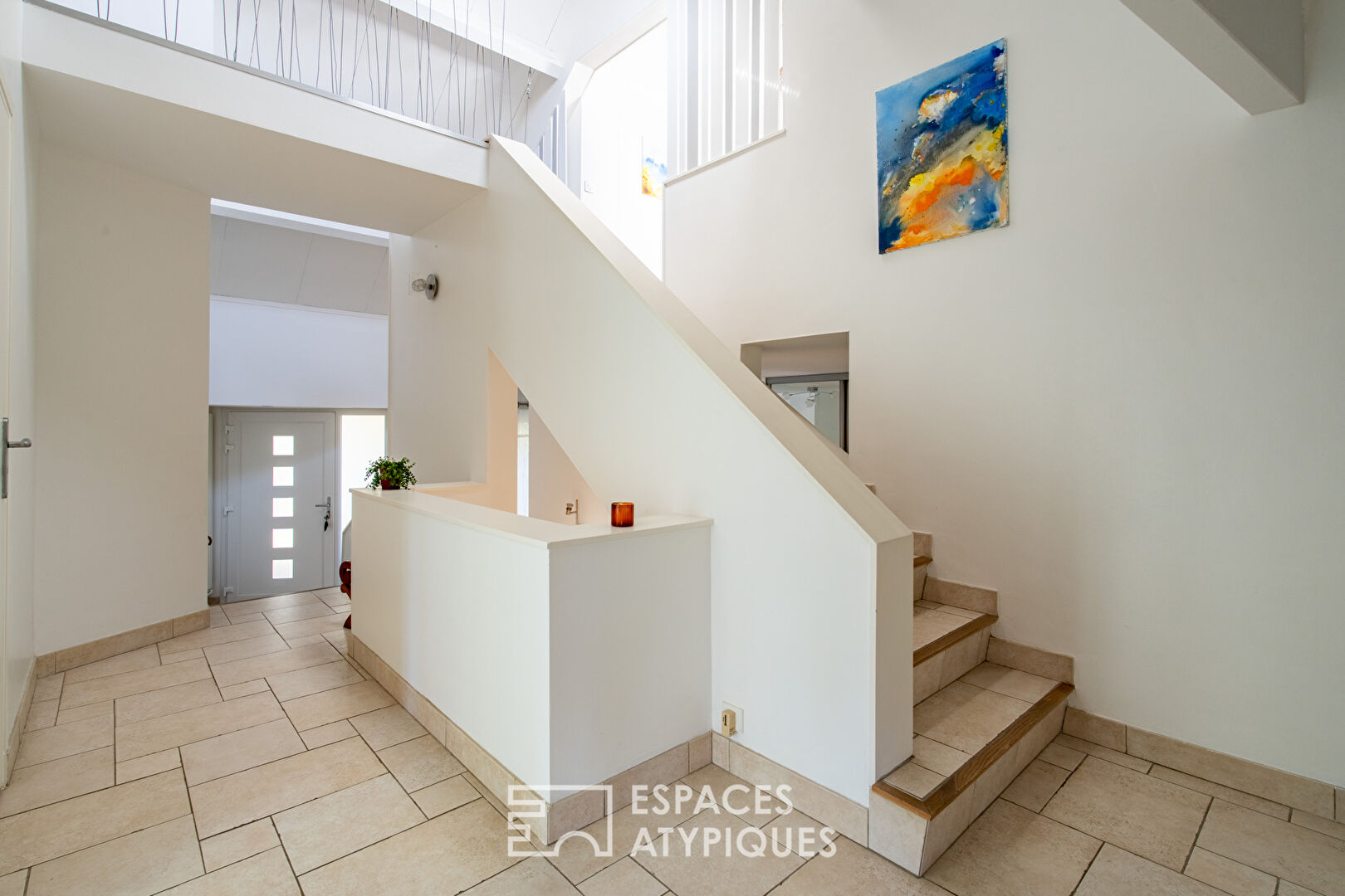 Maison d’architecte avec terrasse et jardin