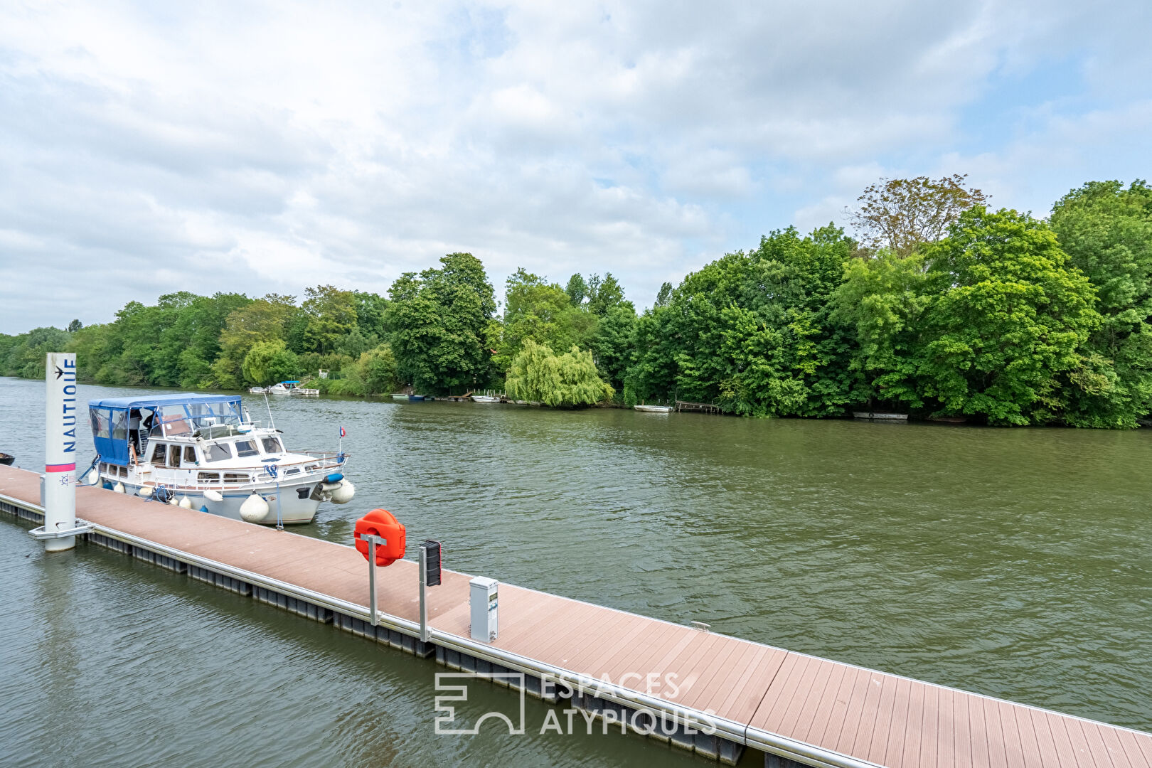 Cosy duplex en dernier étage avec vue sur Seine